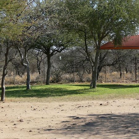Ombo Rest Camp Hotel Okahandja Exterior photo