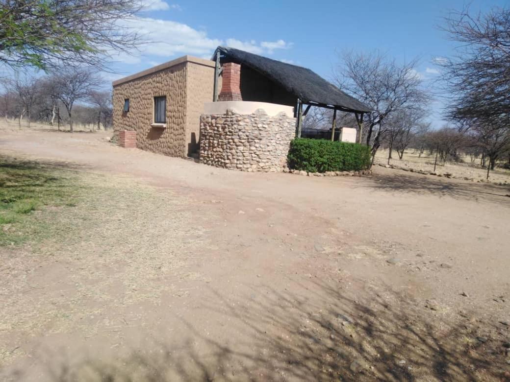 Ombo Rest Camp Hotel Okahandja Exterior photo