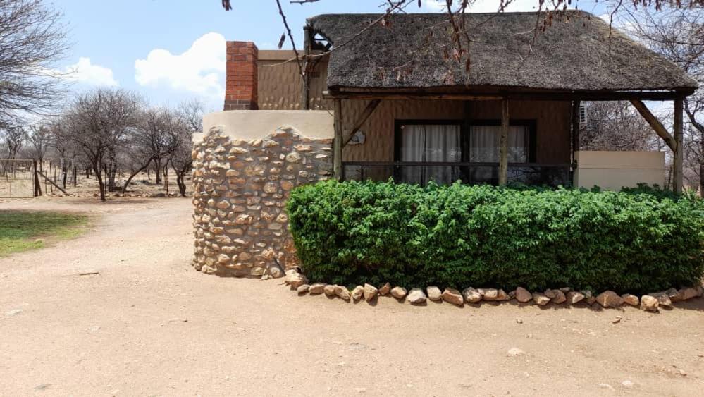 Ombo Rest Camp Hotel Okahandja Exterior photo