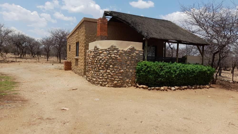Ombo Rest Camp Hotel Okahandja Exterior photo